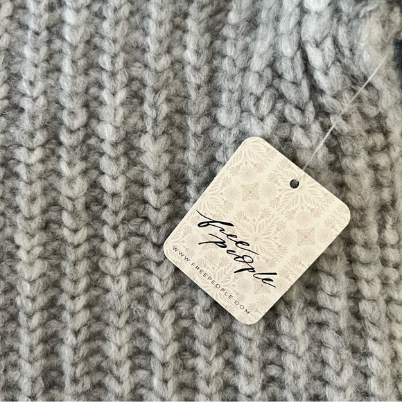 Free People NWT Blue Bell V-Neck Oversized Sweater ~ Gray ~ L - Picture 10 of 16